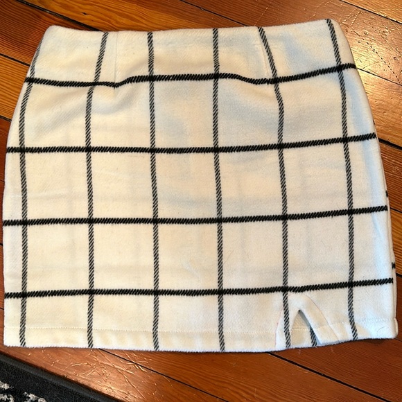 Lulus Checkered White and black miniskirt - Picture 1 of 4